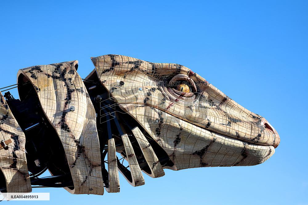 Odyssey of The Varan by The Nantes-Based Company La Machine - Calais