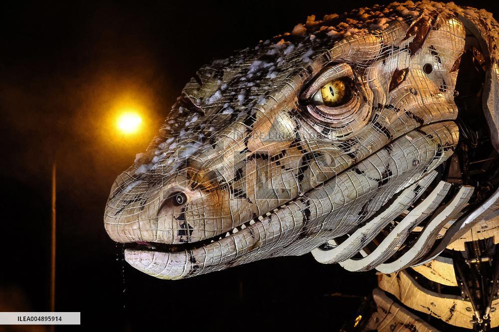 Odyssey of The Varan by The Nantes-Based Company La Machine - Calais