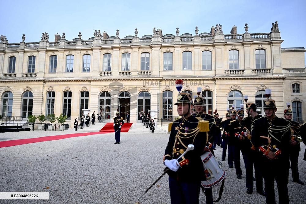 Yael Braun-Pivet Welcomes Mahmoud Abbas At The National Assembly - Paris
