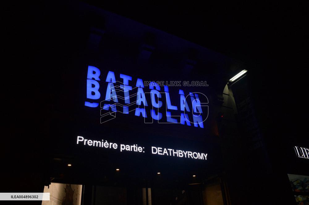 Tribute to The victims of November 13 - Paris