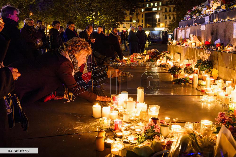 Tribute to November 13 at Republique Square - Paris