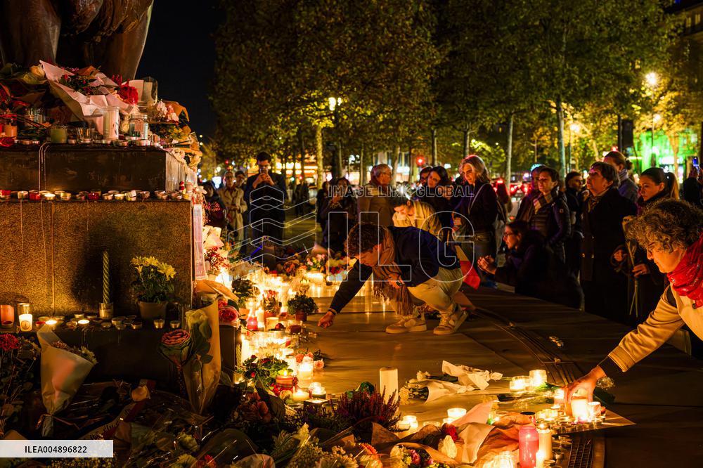 Tribute to November 13 at Republique Square - Paris