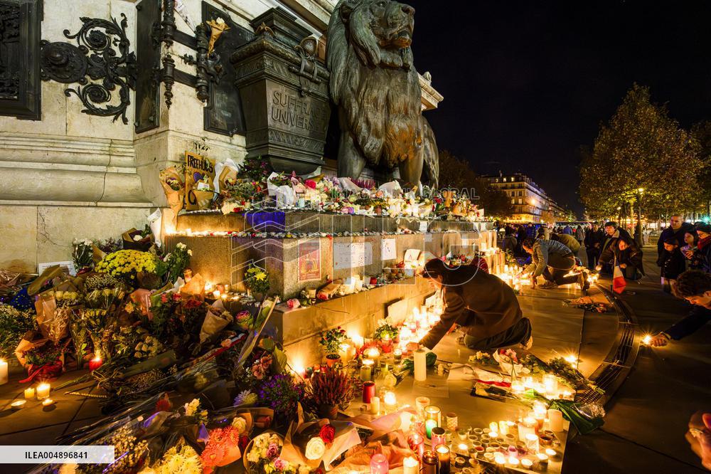Tribute to November 13 at Republique Square - Paris