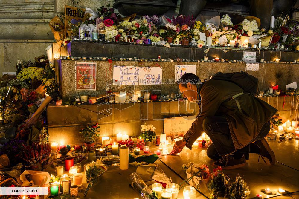 Tribute to November 13 at Republique Square - Paris
