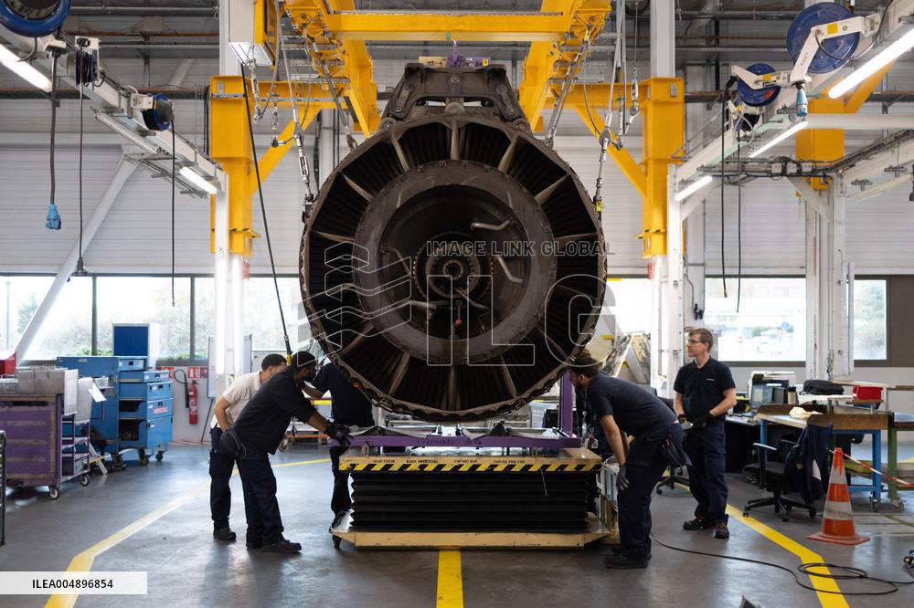 Aircraft Engines Maintenance at Air France Industries site - Orly