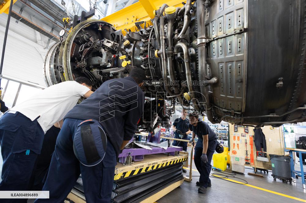 Aircraft Engines Maintenance at Air France Industries site - Orly