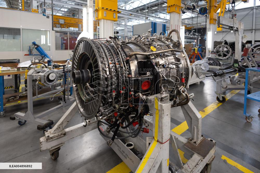 Aircraft Engines Maintenance at Air France Industries site - Orly