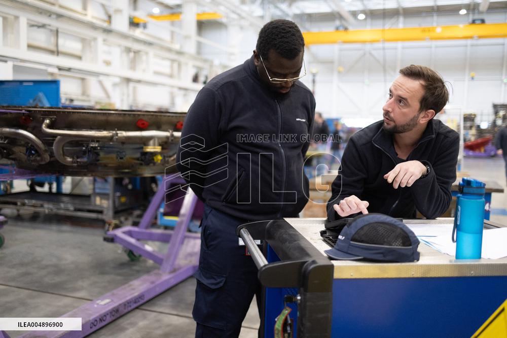 Aircraft Engines Maintenance at Air France Industries site - Orly