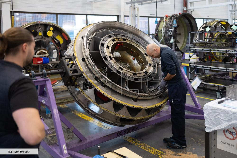 Aircraft Engines Maintenance at Air France Industries site - Orly