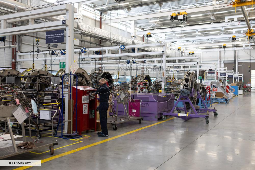 Aircraft Engines Maintenance at Air France Industries site - Orly