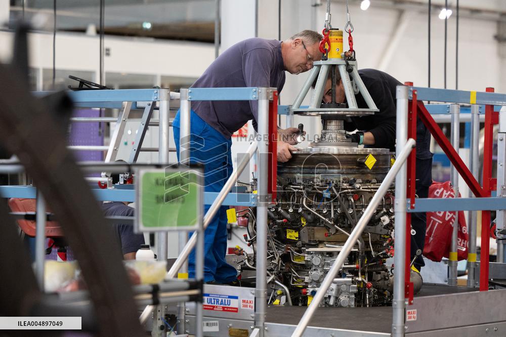 Aircraft Engines Maintenance at Air France Industries site - Orly
