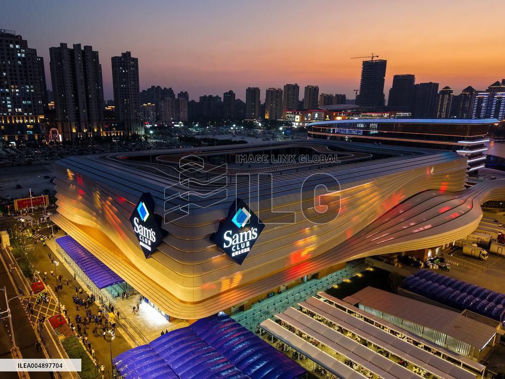 Sam's Club Night View in Yangzhou