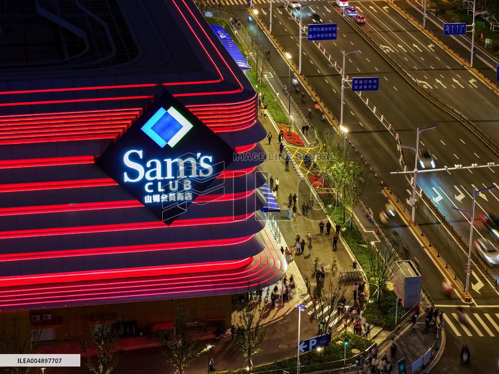 Sam's Club Night View in Yangzhou