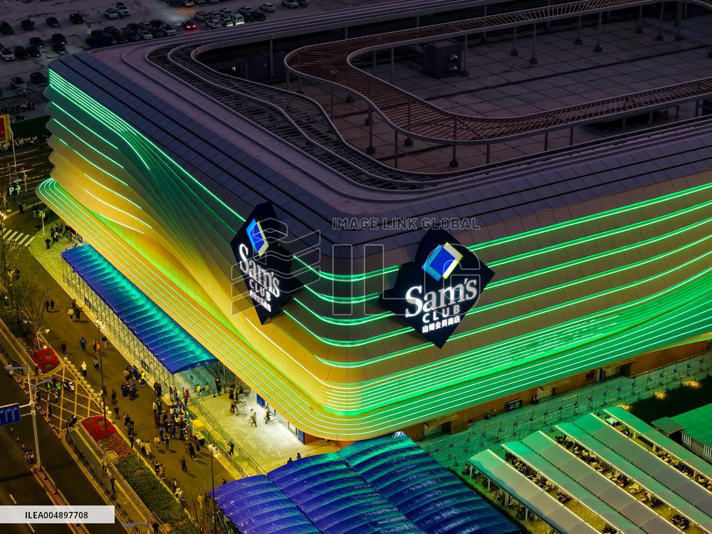 Sam's Club Night View in Yangzhou