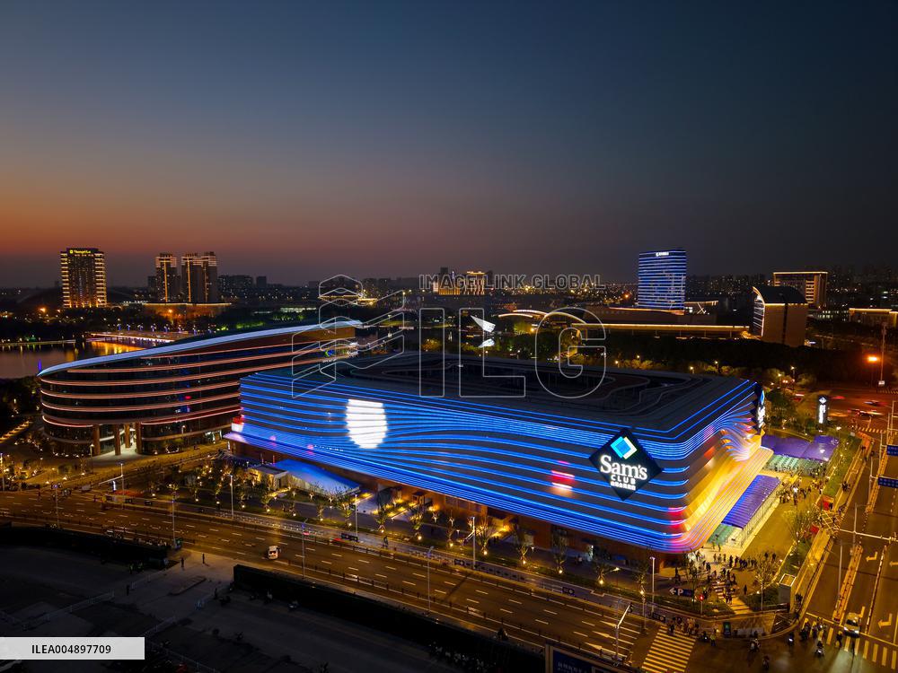 Sam's Club Night View in Yangzhou