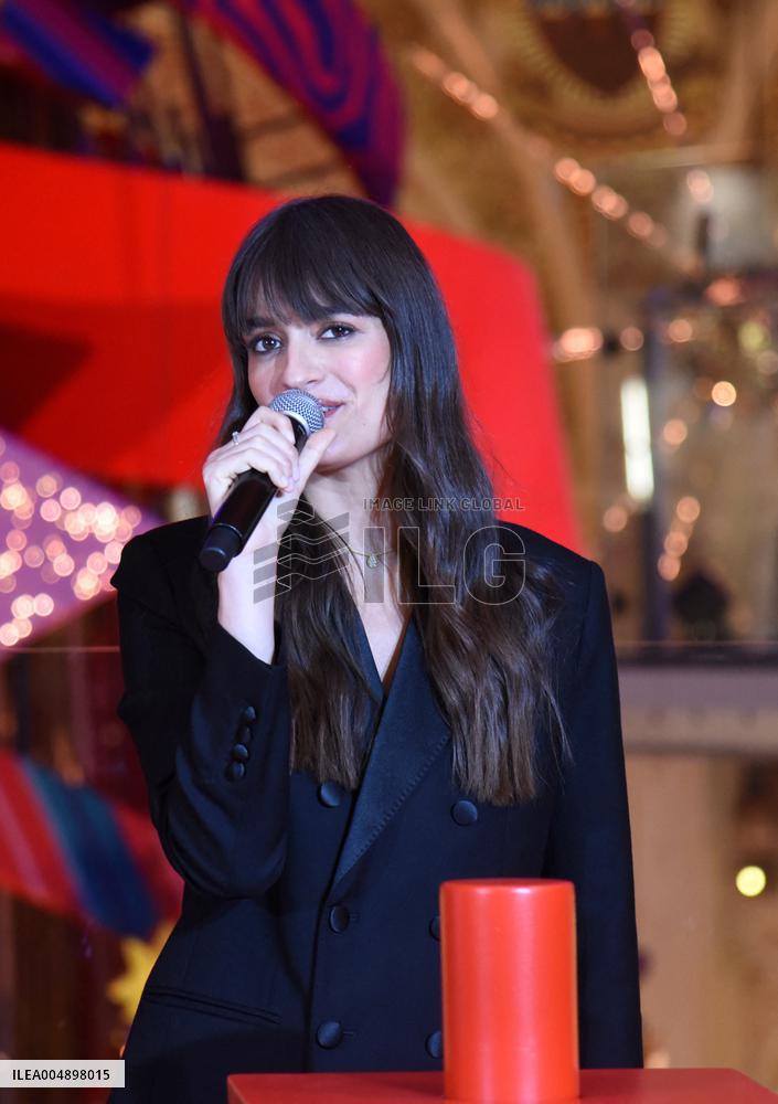Clara Luciani During Christmas Opening At Galeries Lafayette - Paris
