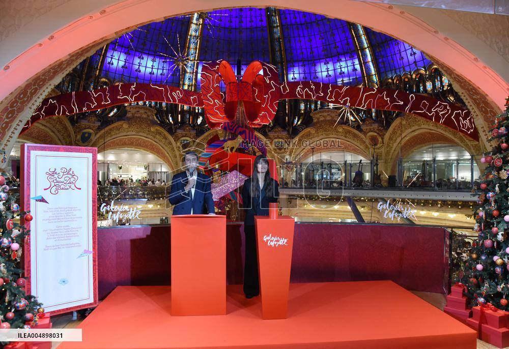 Clara Luciani During Christmas Opening At Galeries Lafayette - Paris