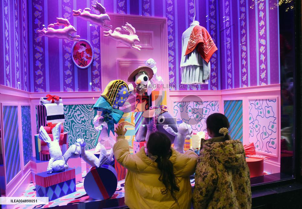 Clara Luciani During Christmas Opening At Galeries Lafayette - Paris