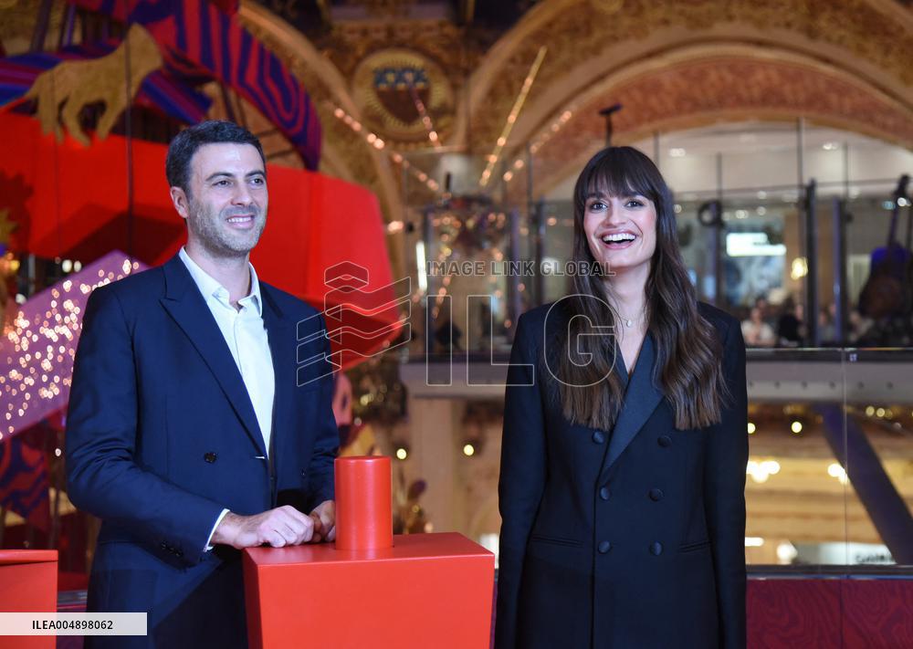 Clara Luciani During Christmas Opening At Galeries Lafayette - Paris