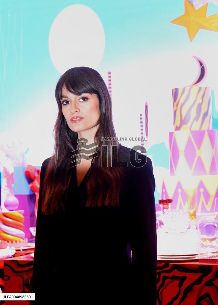 Clara Luciani During Christmas Opening At Galeries Lafayette - Paris