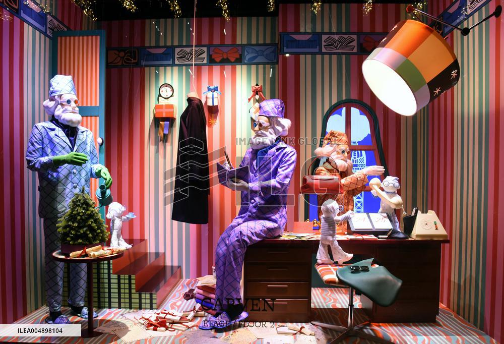 Clara Luciani During Christmas Opening At Galeries Lafayette - Paris