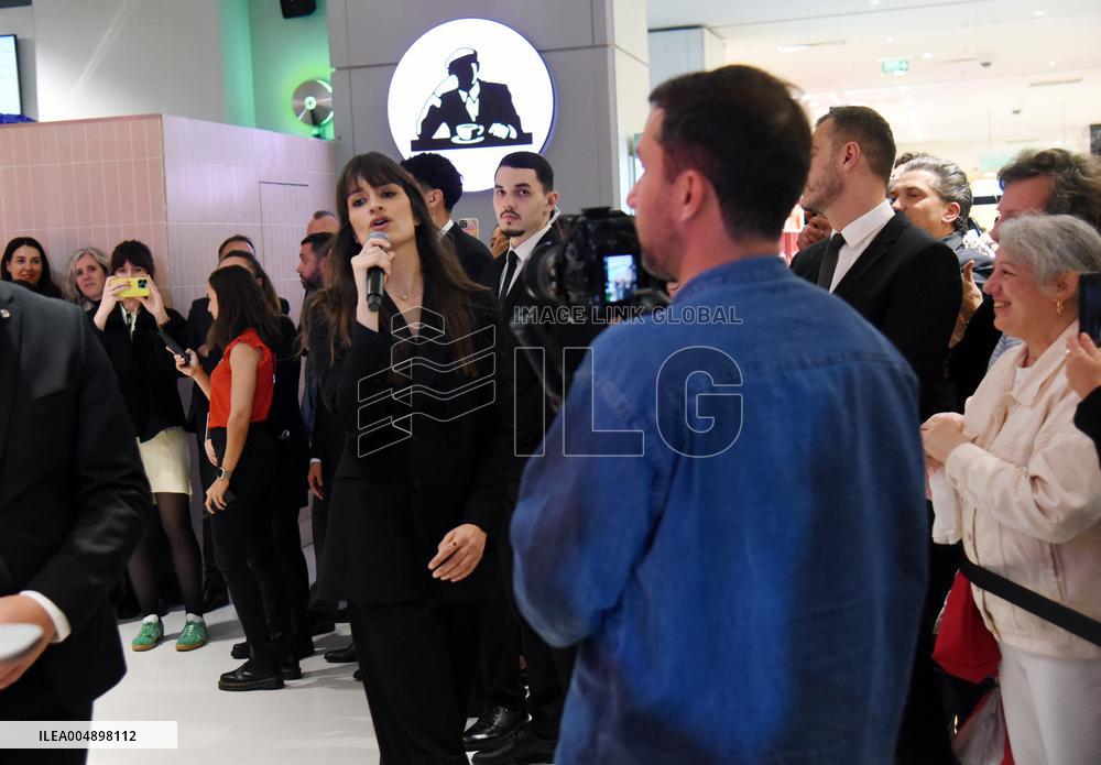 Clara Luciani During Christmas Opening At Galeries Lafayette - Paris
