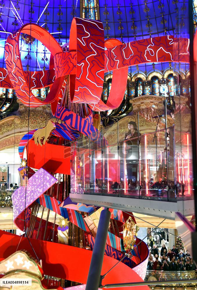 Clara Luciani During Christmas Opening At Galeries Lafayette - Paris