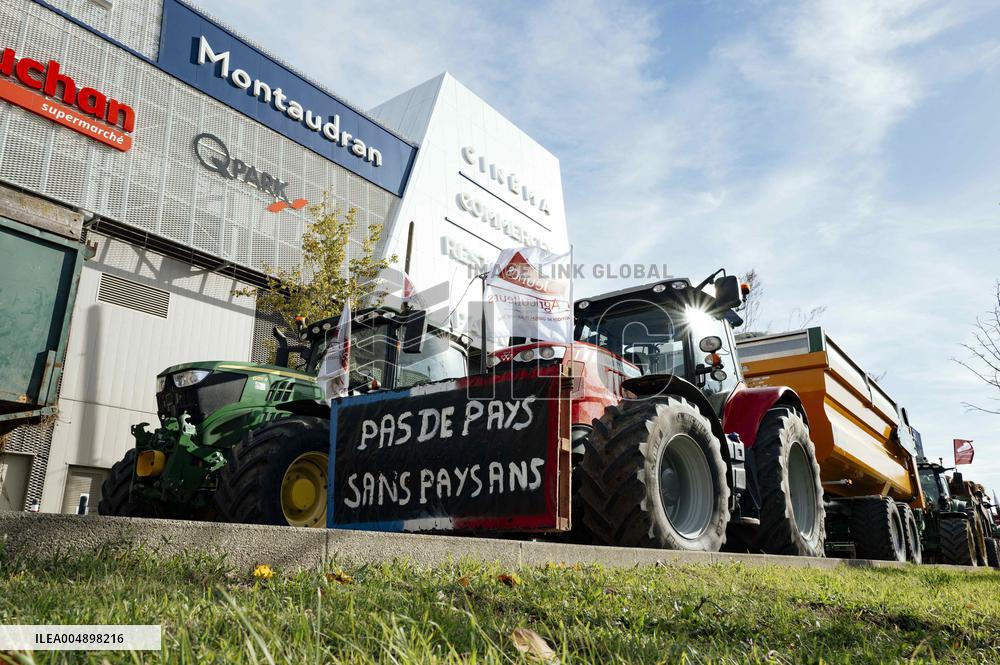Farmers Mobilize Against Macron In Toulouse - France