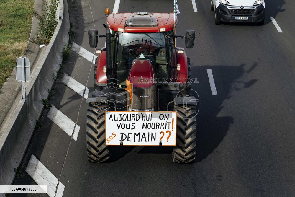 Farmers Mobilize Against Macron In Toulouse - France