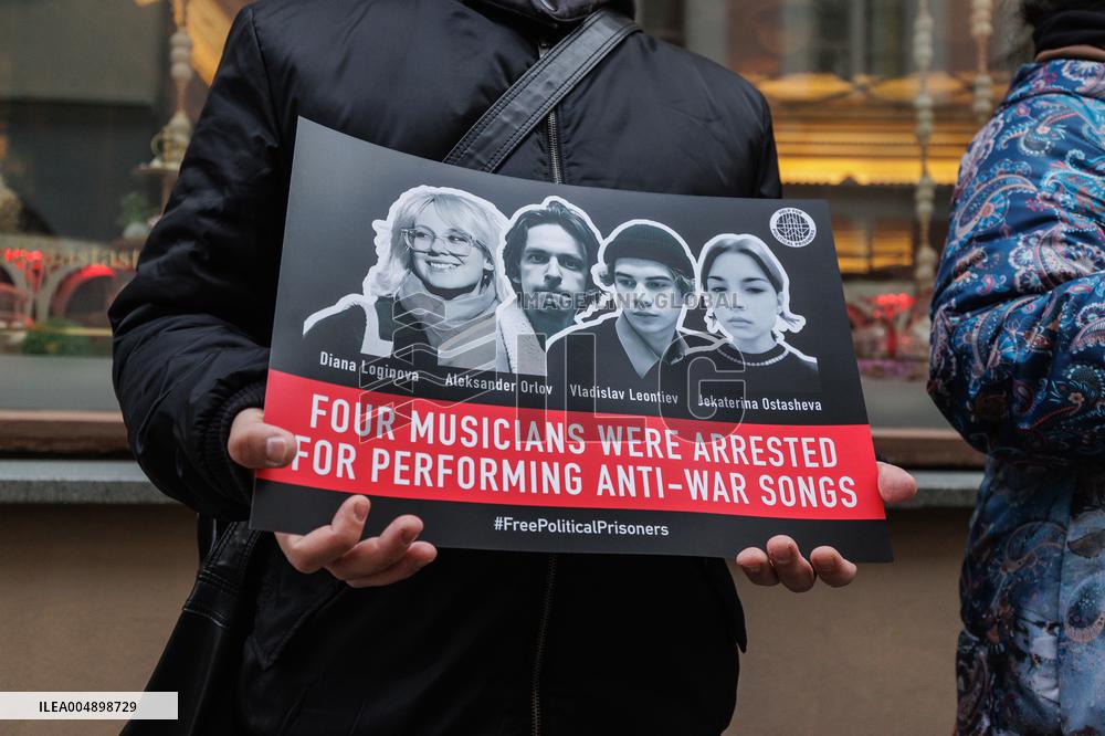 Picket âMusic Is Not a Crimeâ