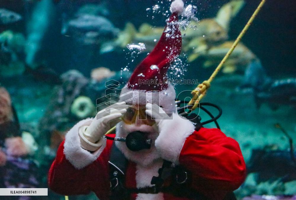 Santa Claus at the Vancouver Aquarium - Canada