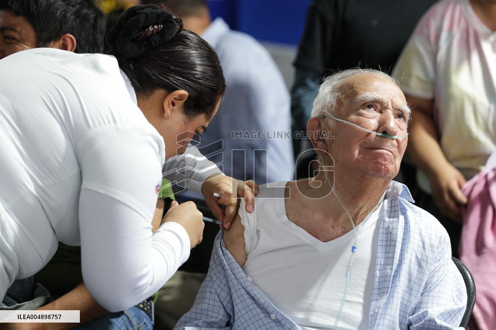 Vaccination Program Against Covid-19 and Influenza - Mexico