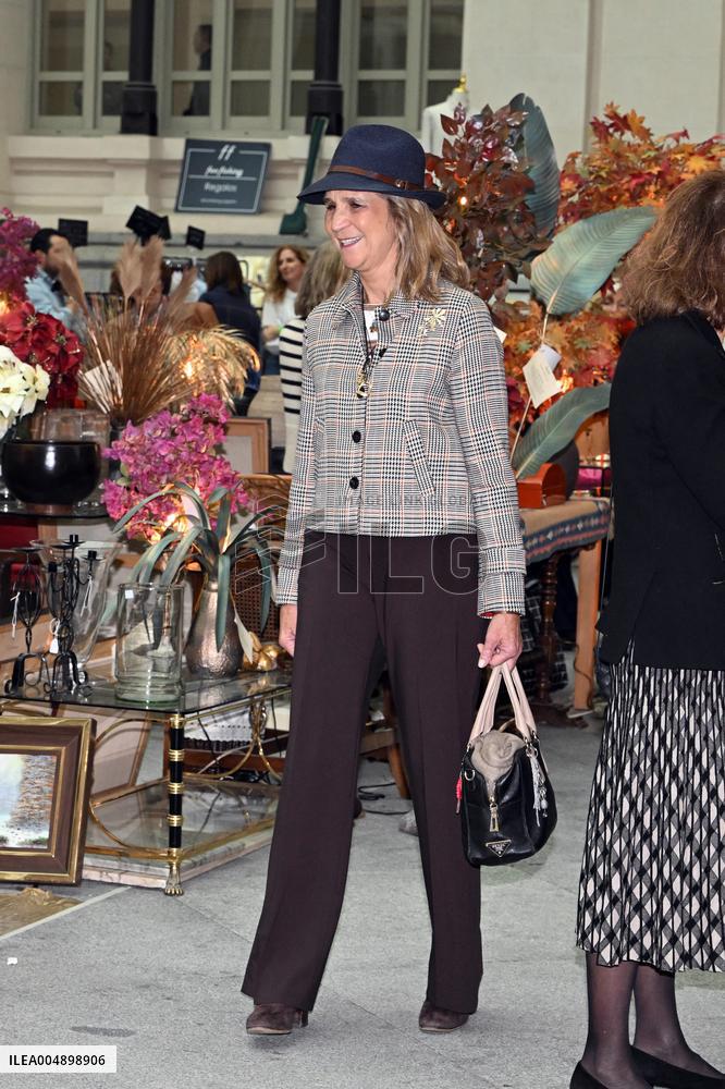 Infanta Elena Visits Nuevo Futuro 2025 Flea Market - Madri