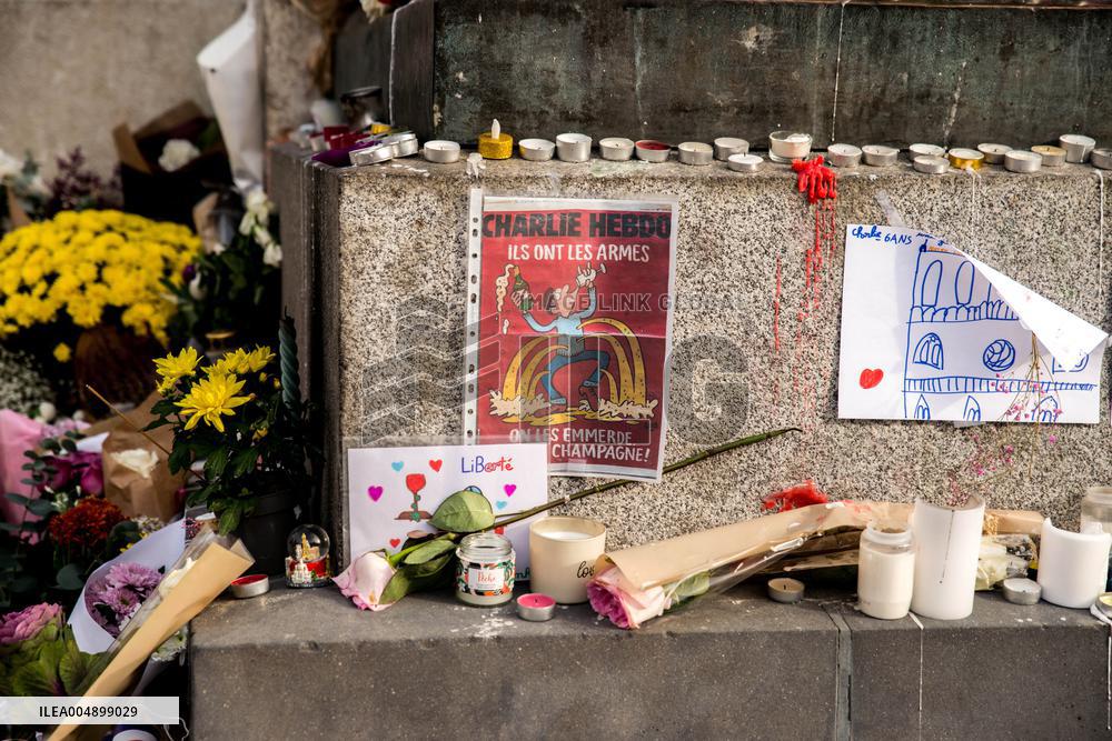 Tribute to November 13 at Republique Square - Paris
