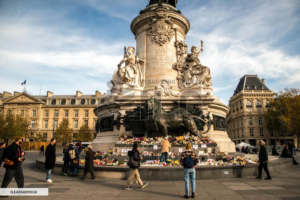 Tribute to November 13 at Republique Square - Paris