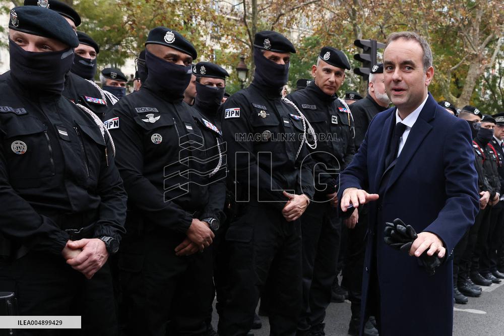 Tribute to Victims of November 13 at the Bataclan - Paris