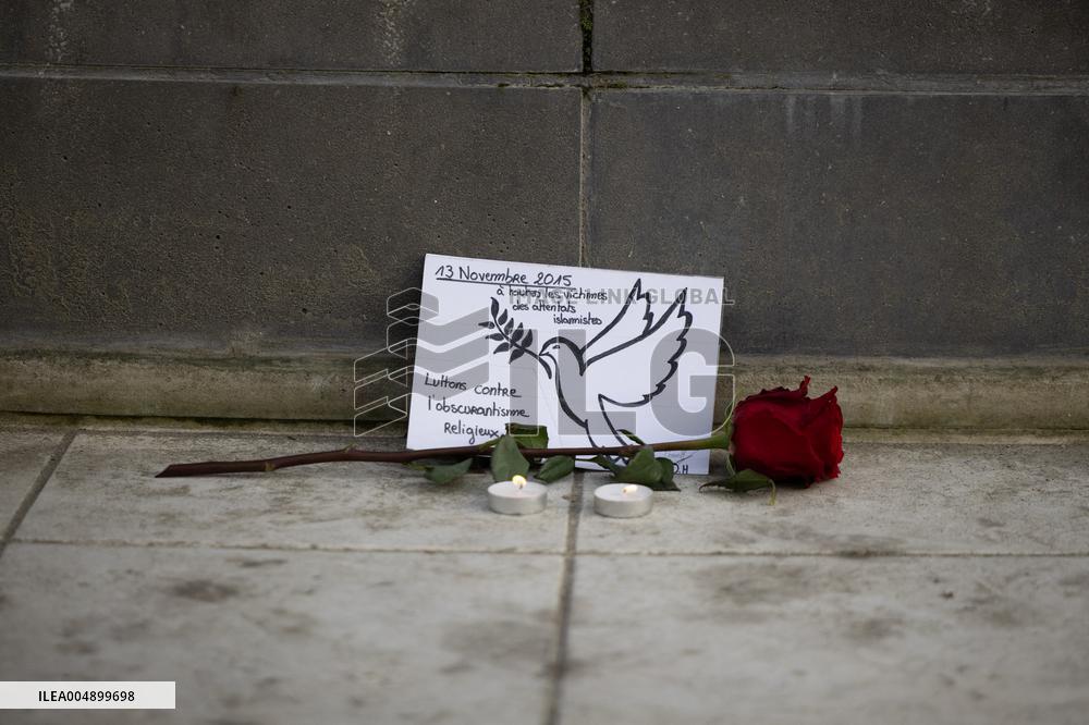13 november memorial at the Place de la Republique - Paris