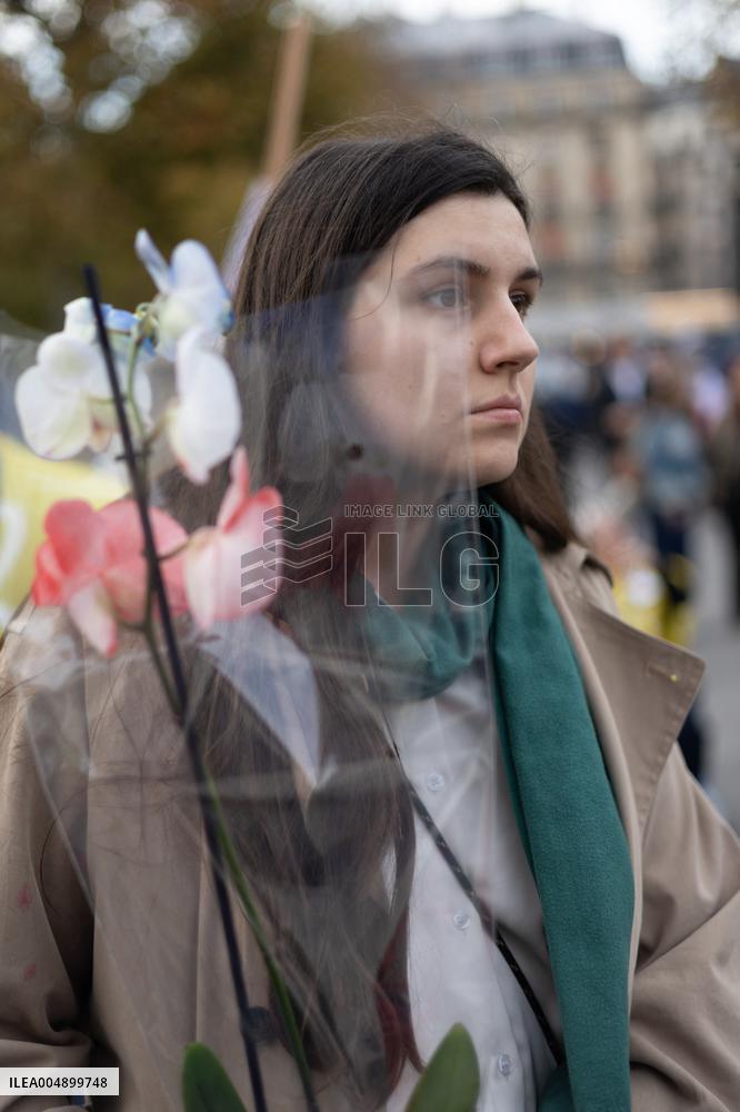 13 november memorial at the Place de la Republique - Paris