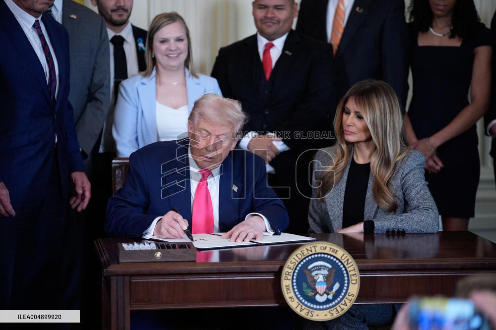 Donald Trump Signs Fostering the Future Executive Order - Washington