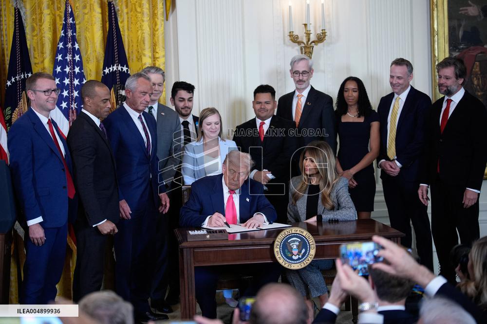 Donald Trump Signs Fostering the Future Executive Order - Washington