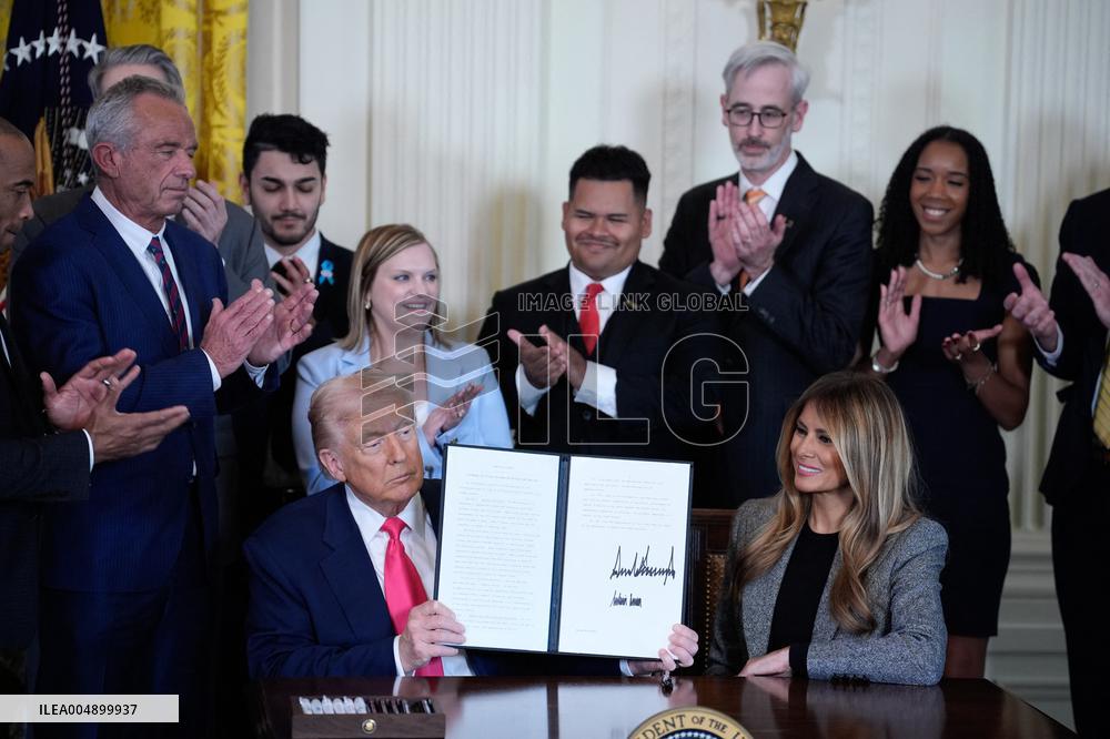 Donald Trump Signs Fostering the Future Executive Order - Washington