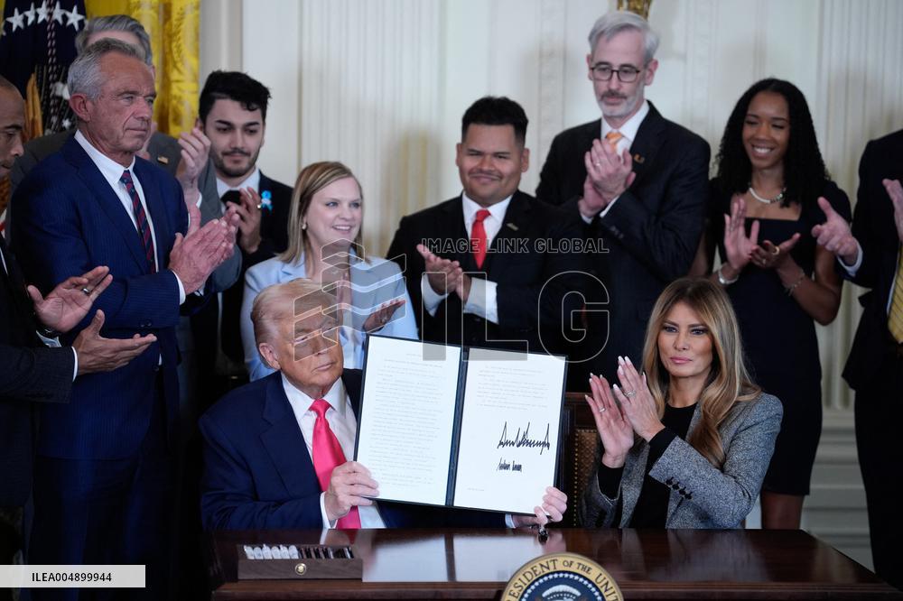 Donald Trump Signs Fostering the Future Executive Order - Washington