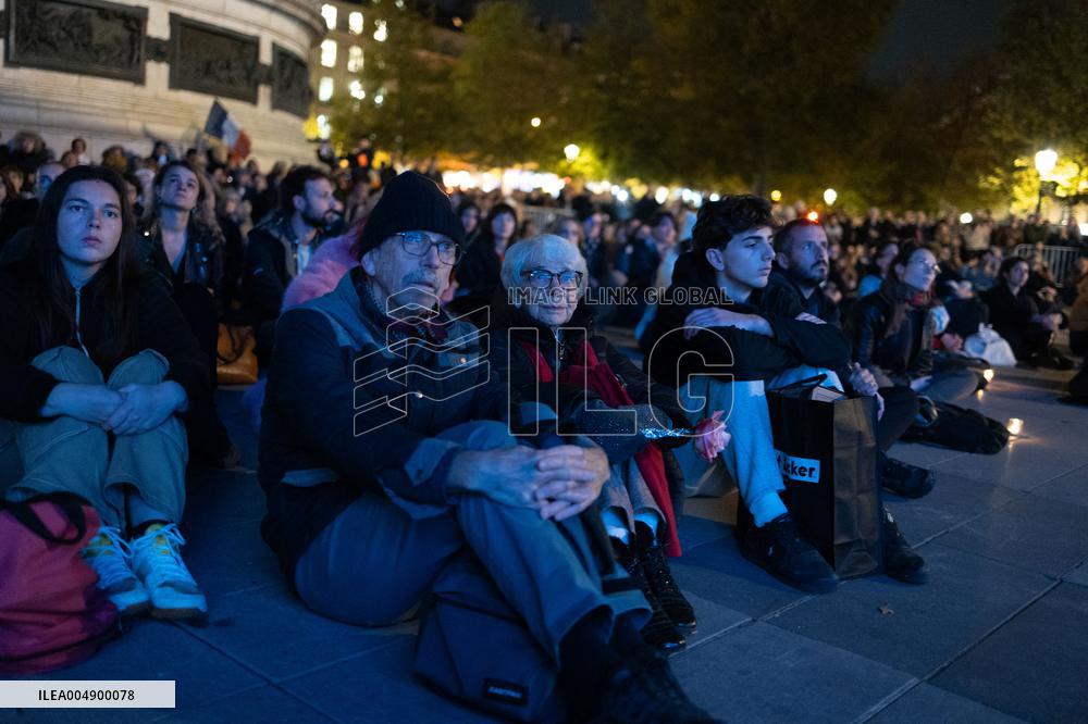 13 november memorial at the Place de la Republique - Paris