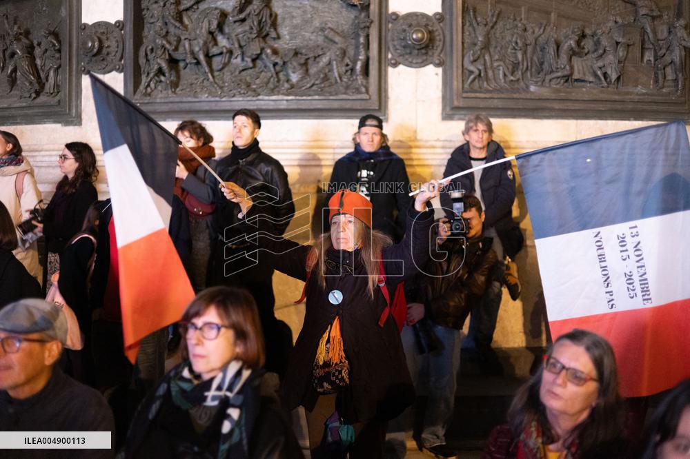 13 november memorial at the Place de la Republique - Paris