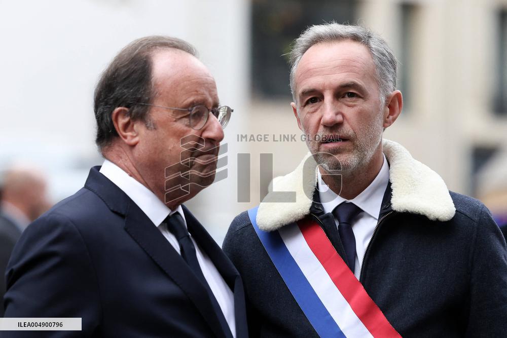 Tribute To Victims At La Belle Equipe - Paris