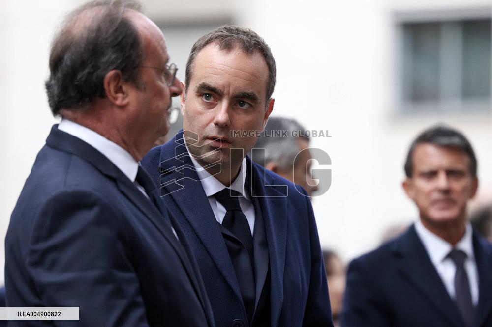 Tribute To Victims At La Belle Equipe - Paris