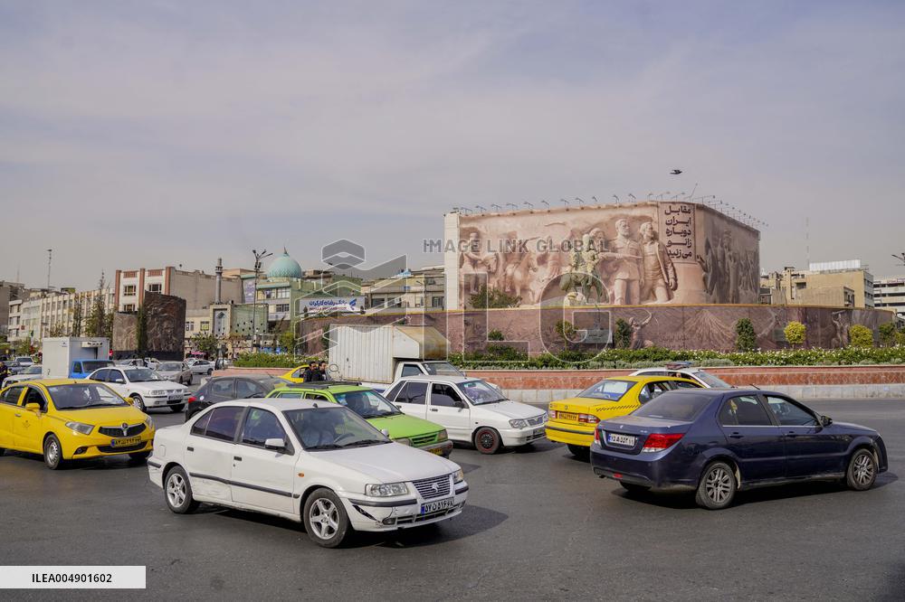 Tehran Displays Persian Empire Statue - Iran