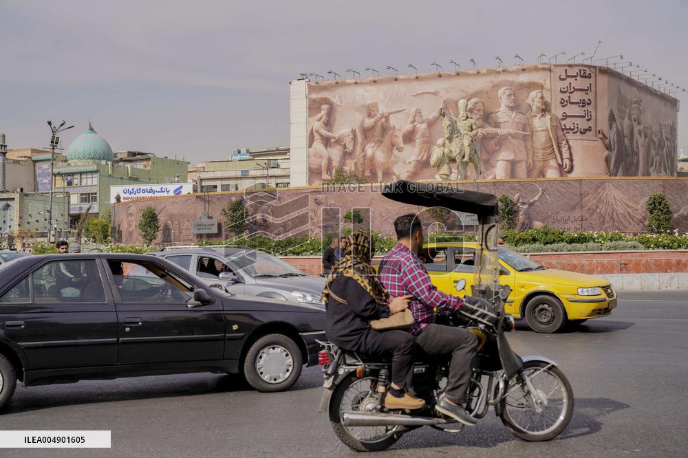 Tehran Displays Persian Empire Statue - Iran