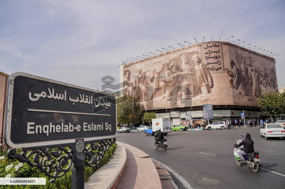 Tehran Displays Persian Empire Statue - Iran