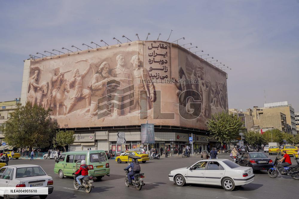 Tehran Displays Persian Empire Statue - Iran